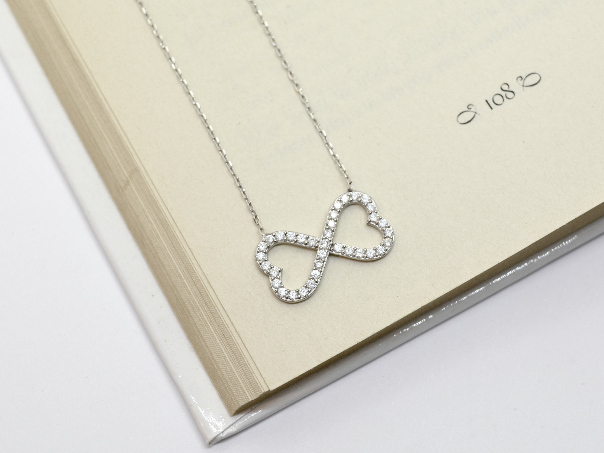 925/1000 stříbrný náhrdelník se zirkony Heart infinity