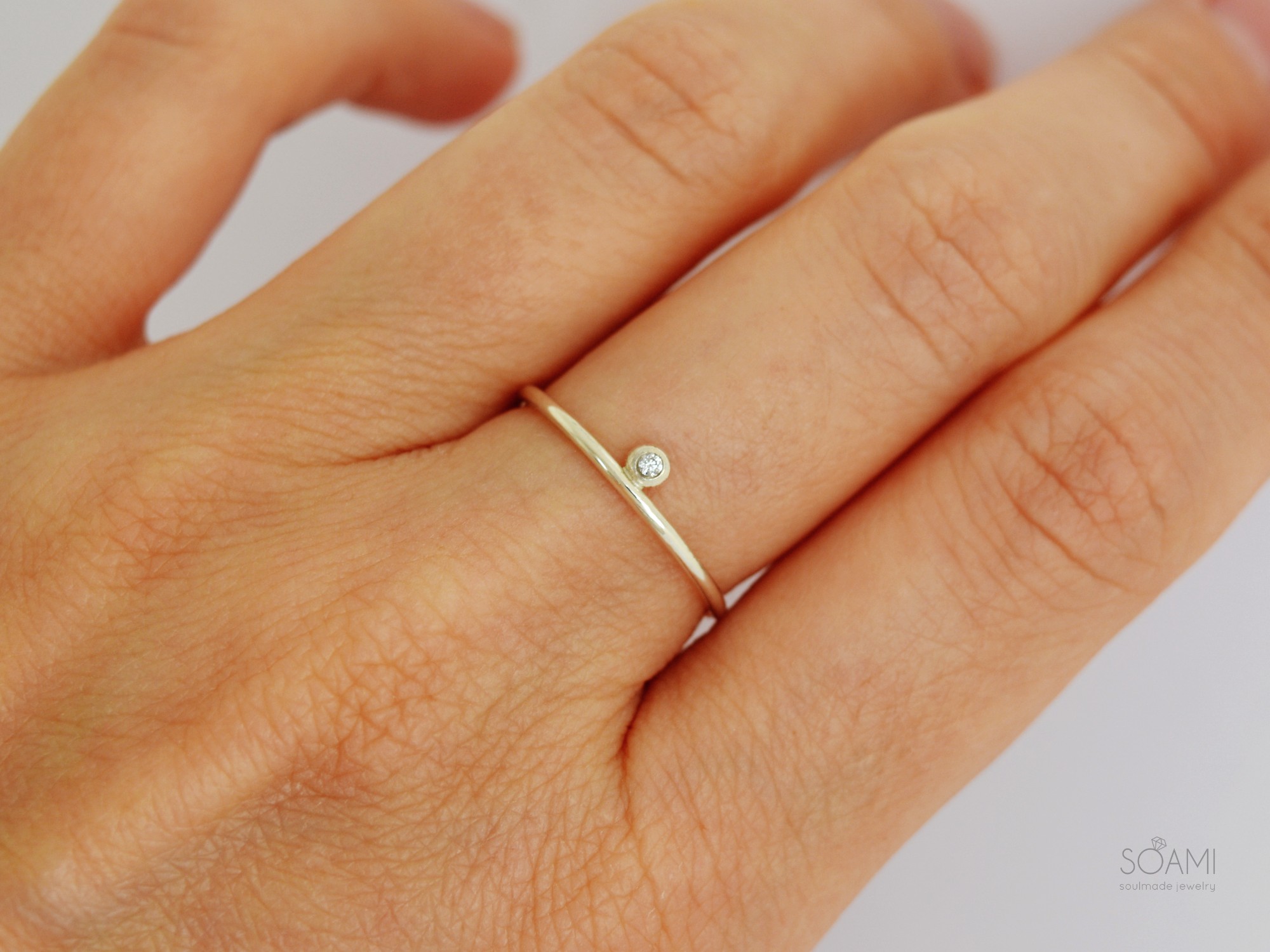 925/1000 stříbrný prsten s přírodním diamantem