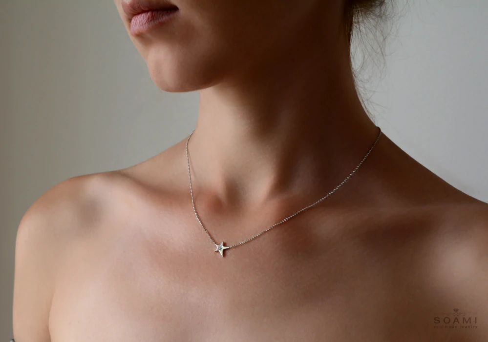 585/1000 zlatý náhrdelník s přírodním diamantem